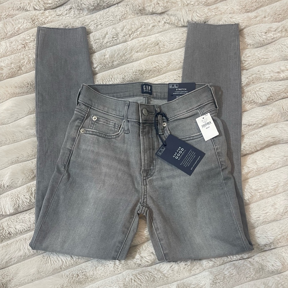 GAP Women’s Gray Skinny Jeans